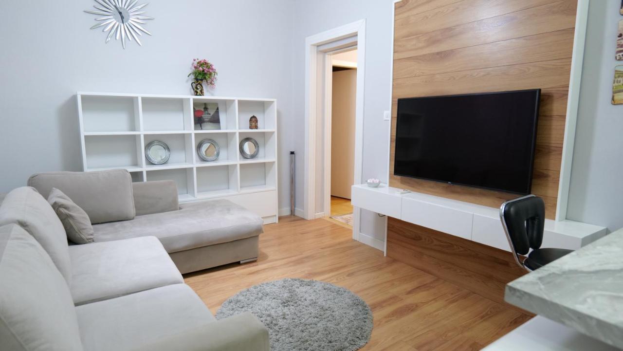 City Center Apartment Niko 04 Tirana Exterior foto